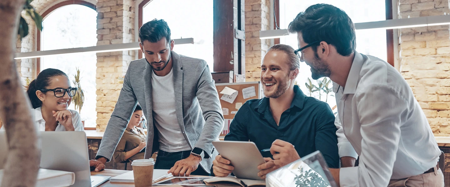 How to decide between React and Vue?