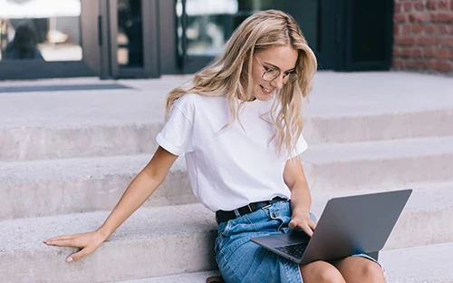 content writer reading about AI tools