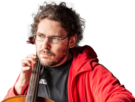 Martin Cajthaml playing violoncello